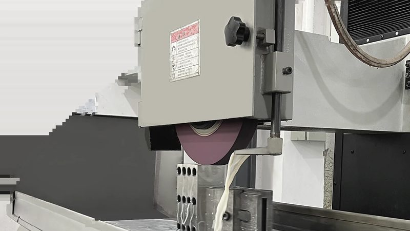苏州小型模具定制：价格构成解析**