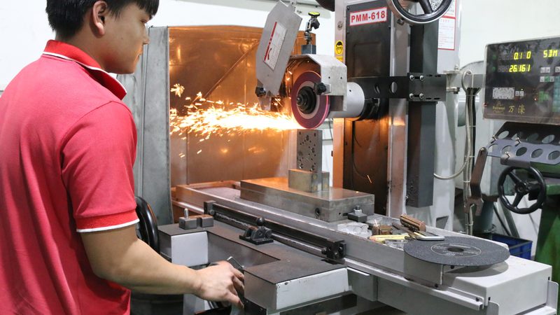铝合金拉伸模具：揭秘其核心工艺与选型要点