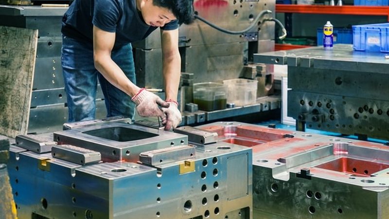 深圳注塑模具加工：揭秘影响报价的关键因素**